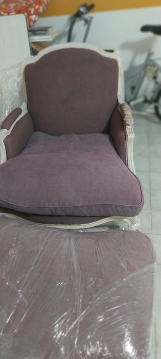 Poltrona com apoio pés
