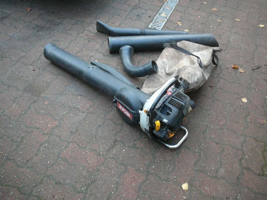 Dmuchawa+Odkurzacz do liści RYOBI PBF-30 Uszkodzona na części