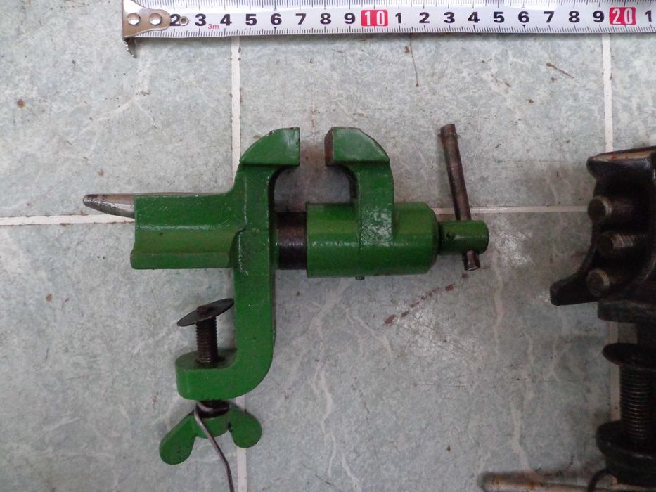 Тиски  СССР ювелирные  настольные