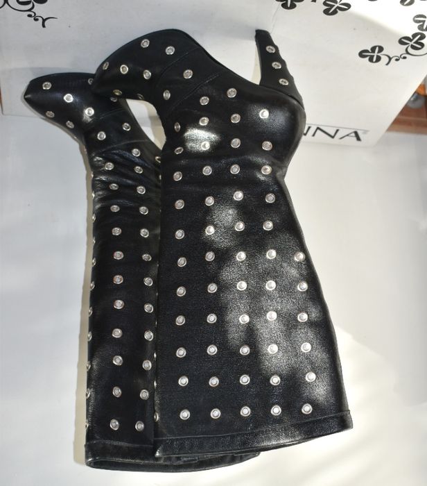 Botas salto alto em pele preta - Nº38