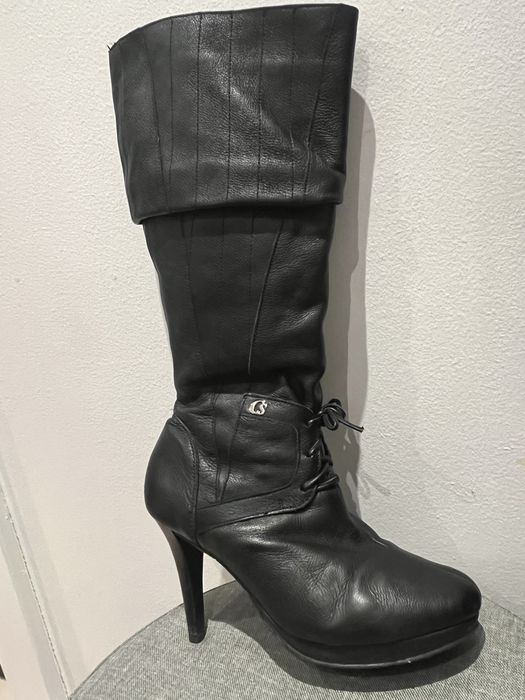 Botas pretas de salto Carmen Steffens 37