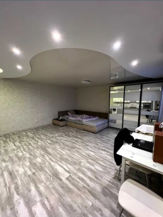 Продам 1к студію Січеславська набережна 20