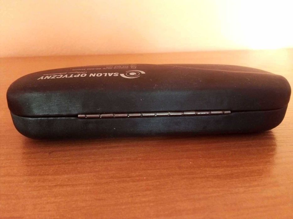Etui na okulary czarne