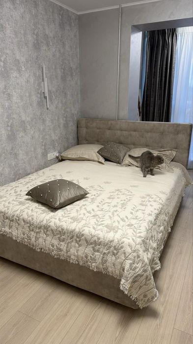 Продам Кровать с матрасом