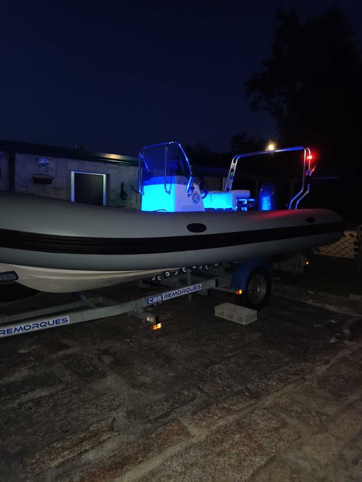 Semi-rigido 570 e yamaha 80cv 4t