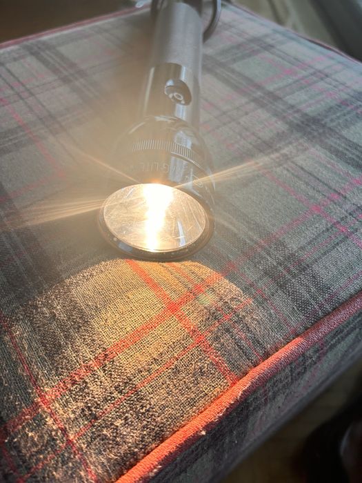 Lanterna maglight made usa a funcionar com pilhas com ‘’holder de cinto em pele
