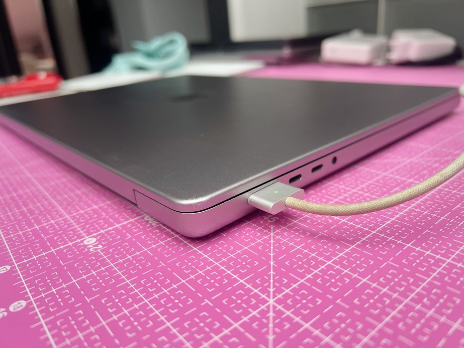 MacBook Pro 16” M1 Max 32 GB RAM 1 TB SSD Space Grey A2485