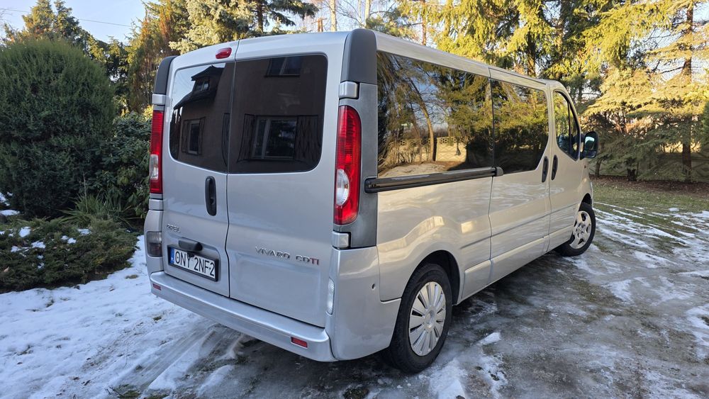 Opel Vivaro 9os L2H1 long lift 2011r KLIMA TYŁ tempomat 115km trafic