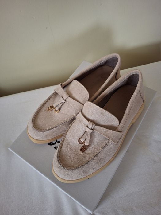 Взуття жіноче, лофери