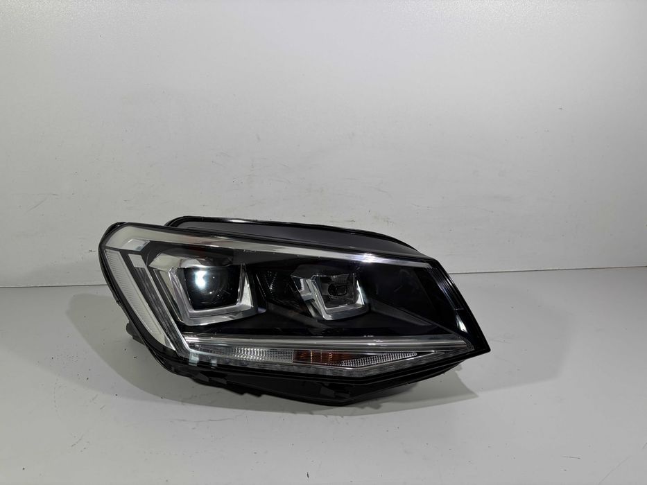 VW Caddy 2K1 Lampa Przednia Bi-Xenon Prawa Europa