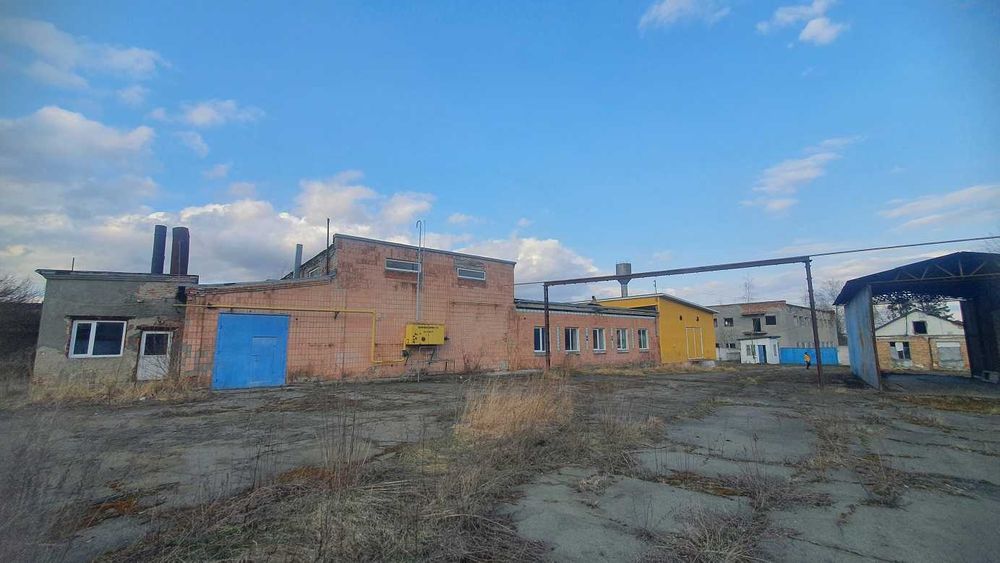 Виробничий комплекс (складські приміщення) в м. Рожище біля м.Луцьк (діл. 0,46га, пл.1347кв.м.)
