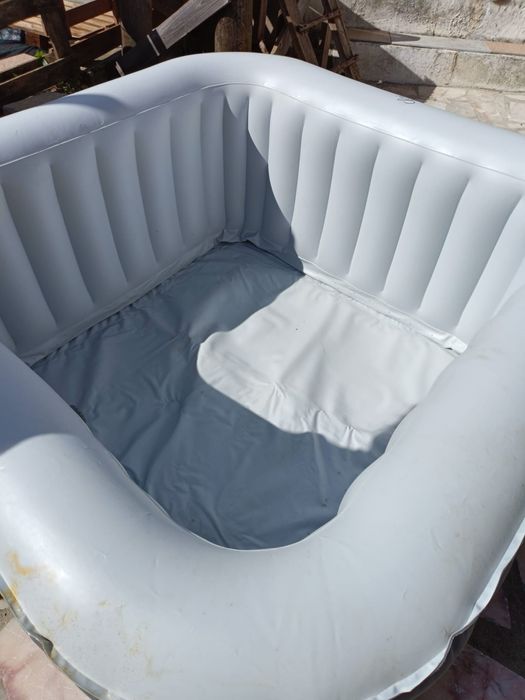 Jacuzzi semi novo