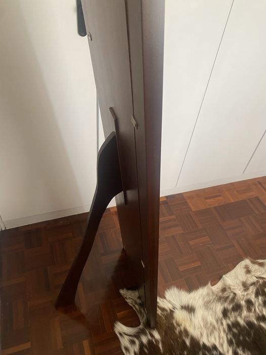 Espelho de pé em madeira lacada