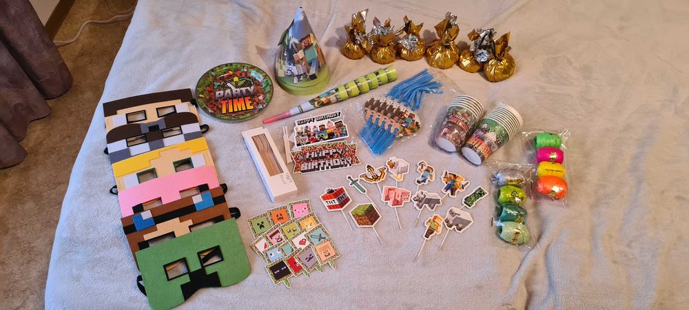 Akcesoria urodzinowe Minecraft zastawa stołowa girlandy maski etc