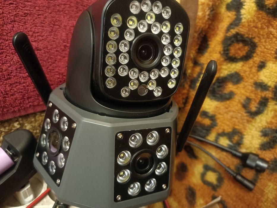 Камера видеонаблюдения тройная уличная