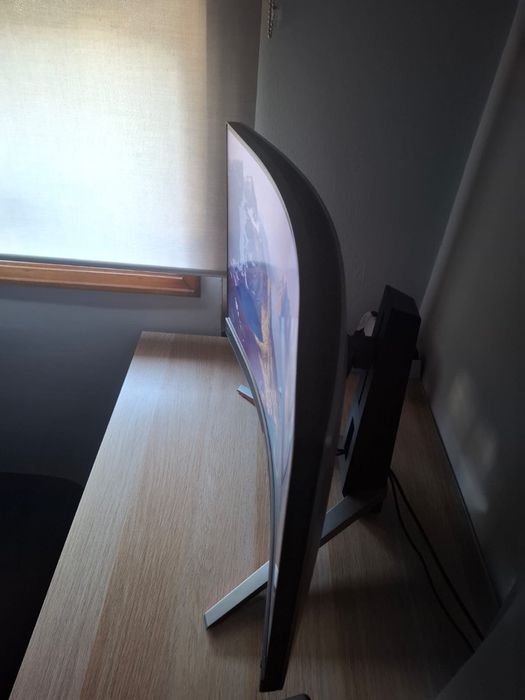 Monitor Curvo BenQ MOBIUZ EX2710R 27” QHD 165Hz 1ms HDRi