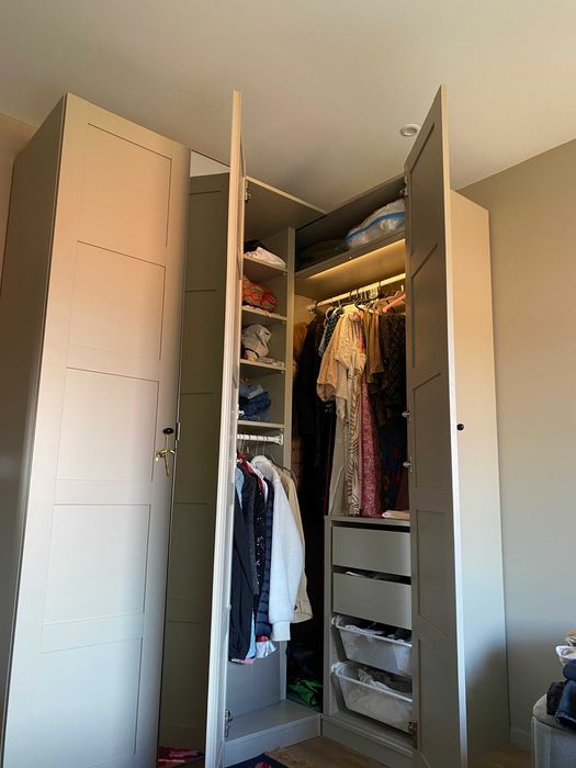 Roupeiro PAX à Venda, Cor Bege Única, Como Novo (Wardrobe for Sale)