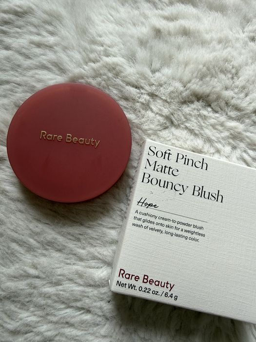 Rare beauty soft pinch matte bouncy blush róż