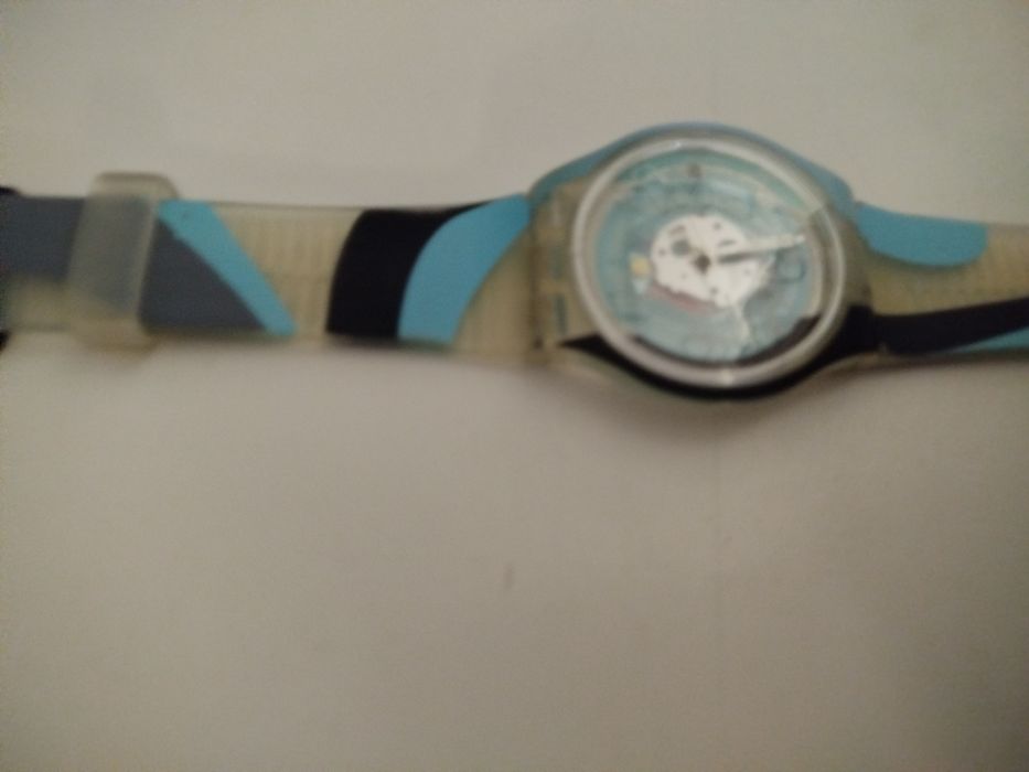 Relógio Swatch sem pilha a funcionar
