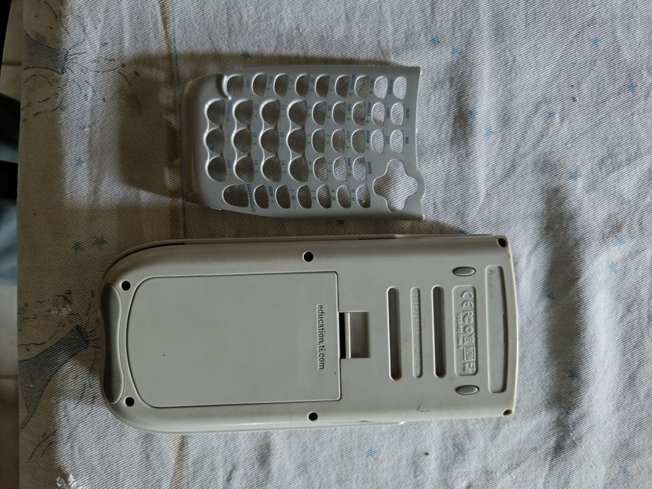 Calculadora Gráfica TEXAS TI-84 Plus