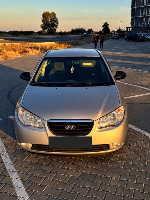 Hundai elantra 1.6 бенз Автомат
