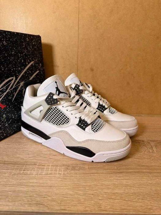 Jordan_4_Retro_Military_black R.42