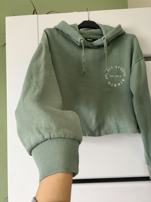 Miętowa krótka bluza oversize hoodie shoulder drop BikBok xs oversize