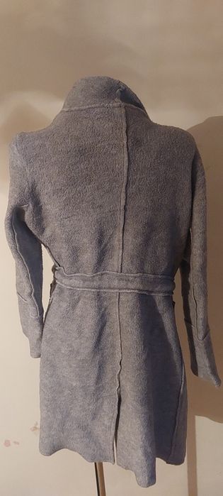 Płaszcz damski wiązany