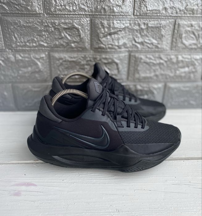 Баскетбольні кросівки Nike