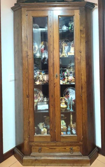Vitrine em madeira de Castanho maciço