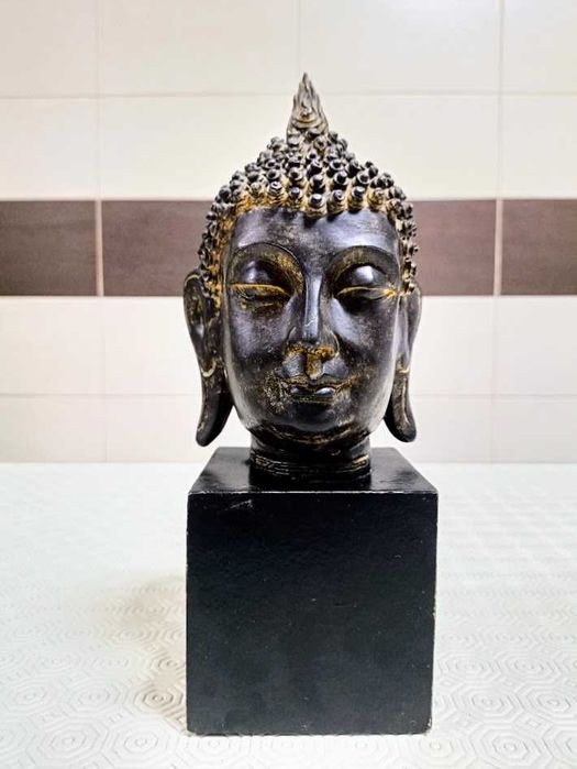 Estatueta decorativa com cabeça de Buda