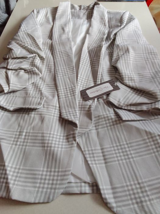 Garnitur damski w kratkę