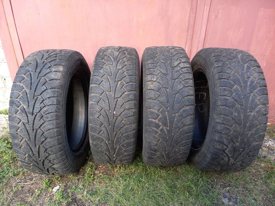 Зимняя резина "Hankook" 215/60 R16 и "Taurus" 215/70 R16