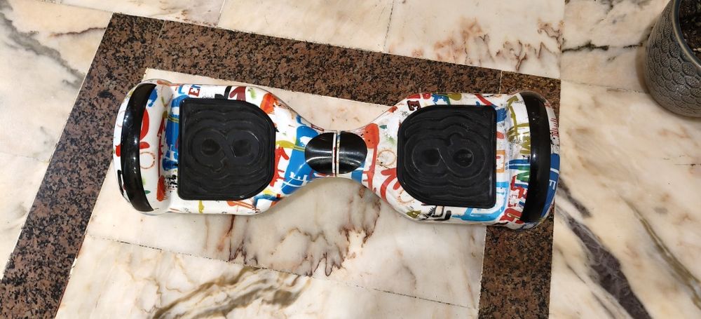 Hoverboard sem bolsa com carregador em ótimo estado.