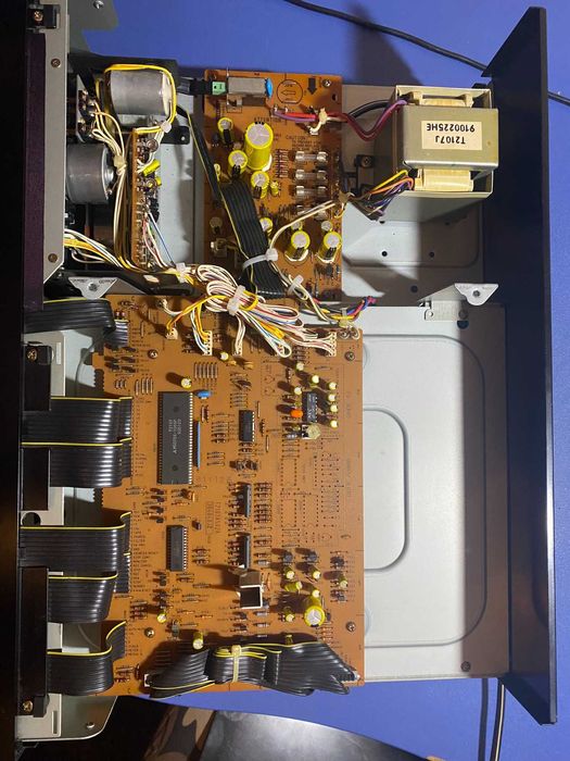 Продается кассетная дека A&D  GX-Z7100EX  (AKAI GX-95) +пульт