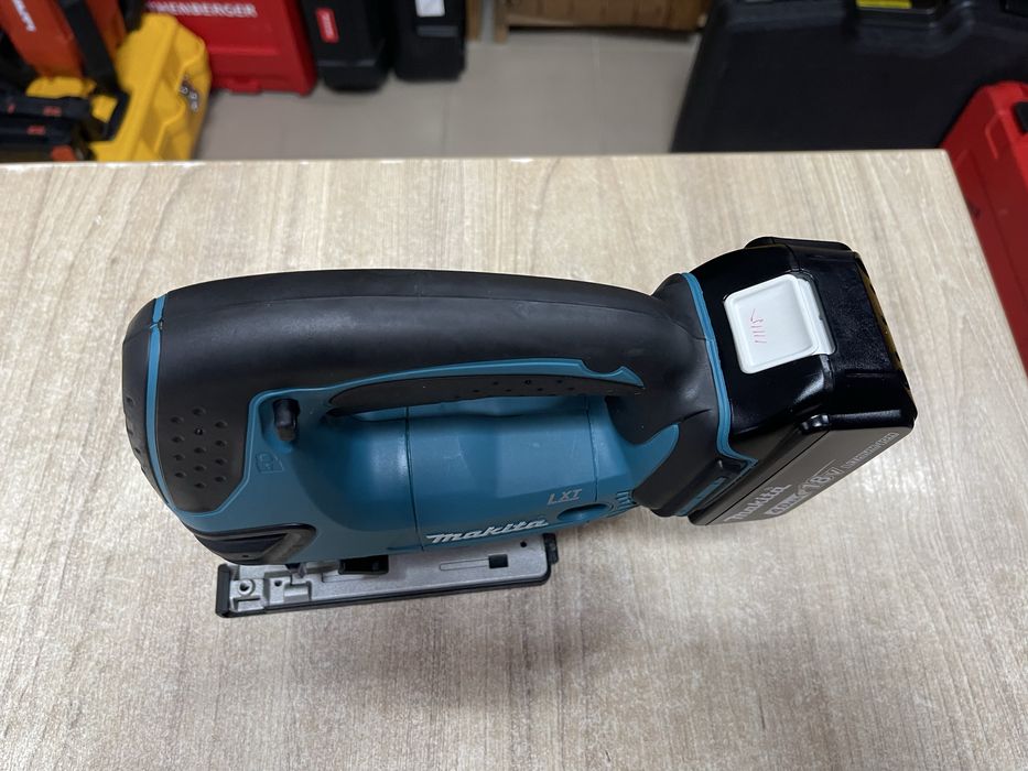 Makita DJV180 + BL1840 / акумуляторний лобзик Макіта