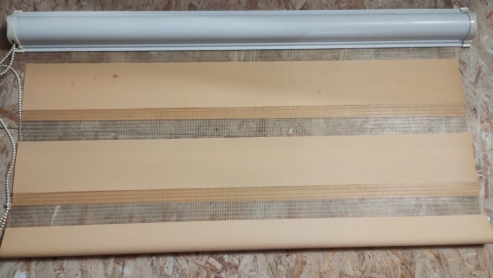 Rolety okienne dzien-noc z prowadnicami.