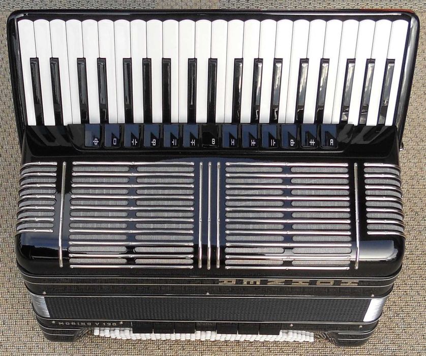 Akordeon HOHNER MORINO V 120 jak nowy, z gwarancją
