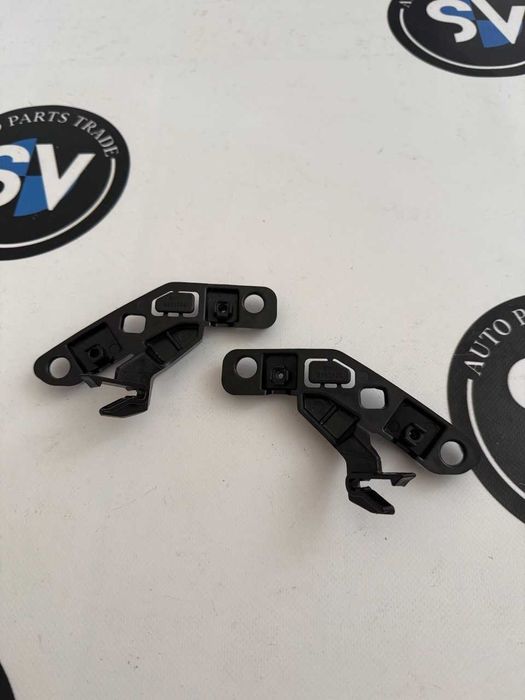 BMW X1 U11 Направляюча кріплення переднього бампера права 51119883590 ліва 51119883589