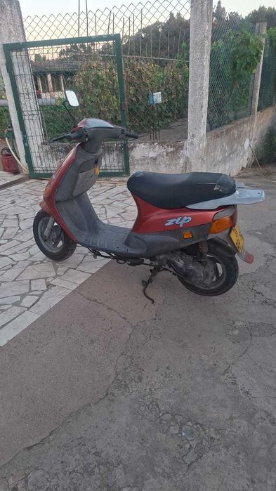 Scooter Piaggio Zip RST