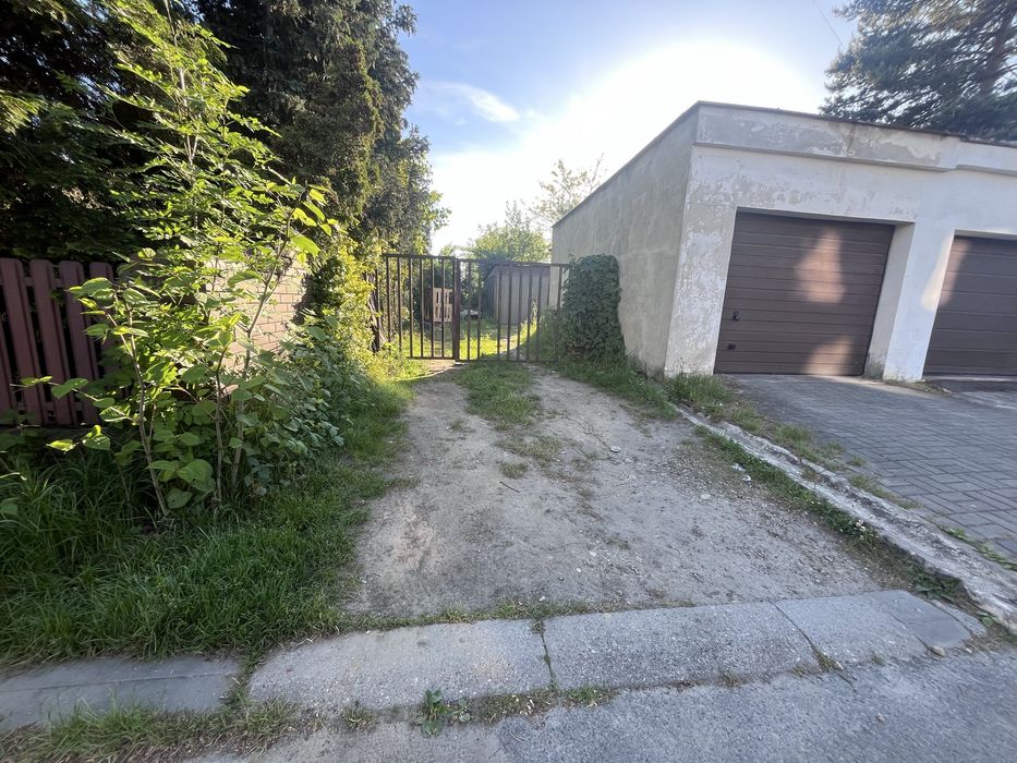 Działka budowlana Katowice Panewniki. Idealna pod garaz i miejsca posotojowe.