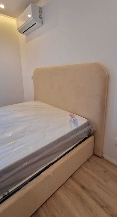 Camas De Casal Estofadas ALTA GAMA - MODELO LISA REDONDA - Top de Gama 190x140m Estrado Incluído!! 289 €