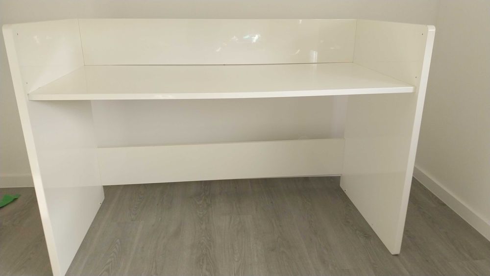 TRAMA Secretária Lacada Brilhante 146 X 68 cm