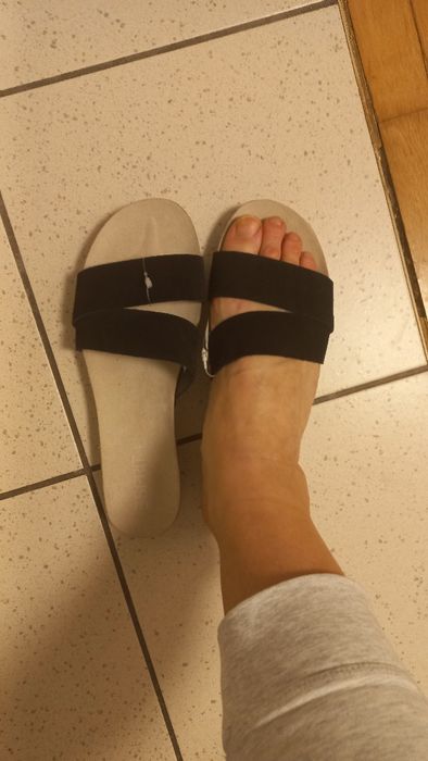 Шльопанці Esprit 40, нові, замш