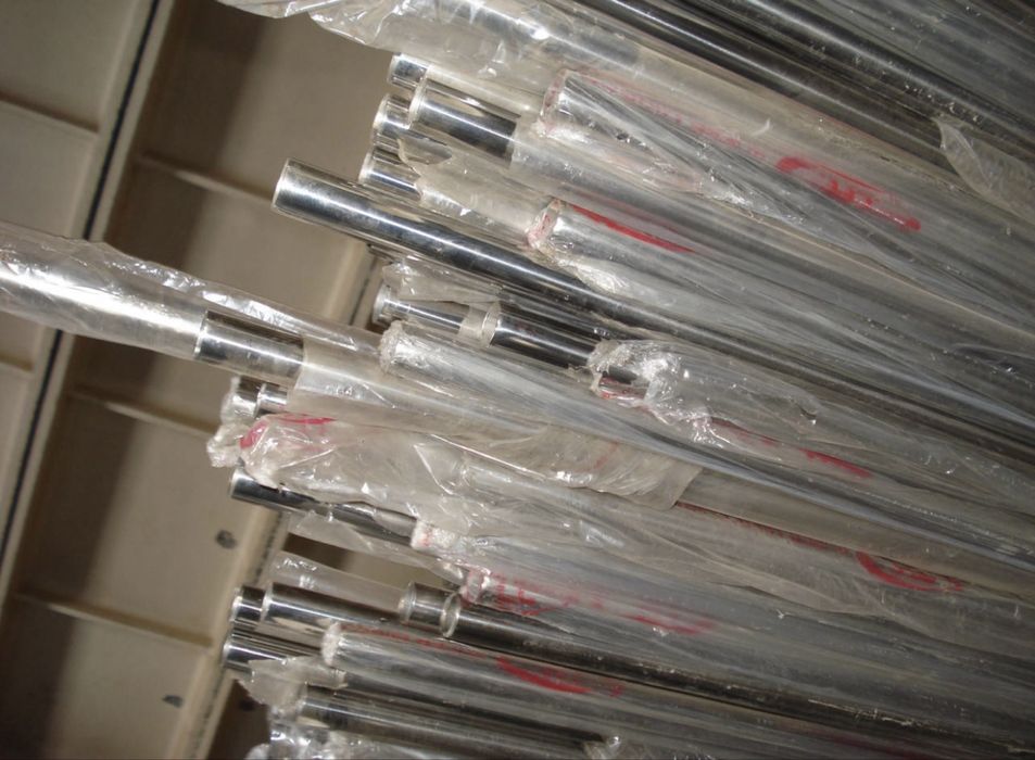 Труби нержавіючи 25х2, кріплення для них