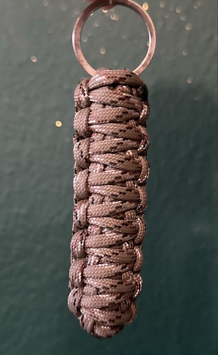 Brelok paracord ręcznie robiony – do kluczy, plecaka, prezent