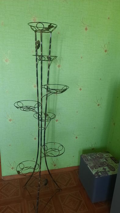 Подставка под цветы
