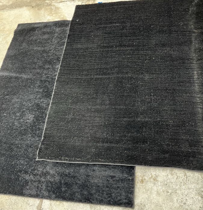 Carpetes pretas