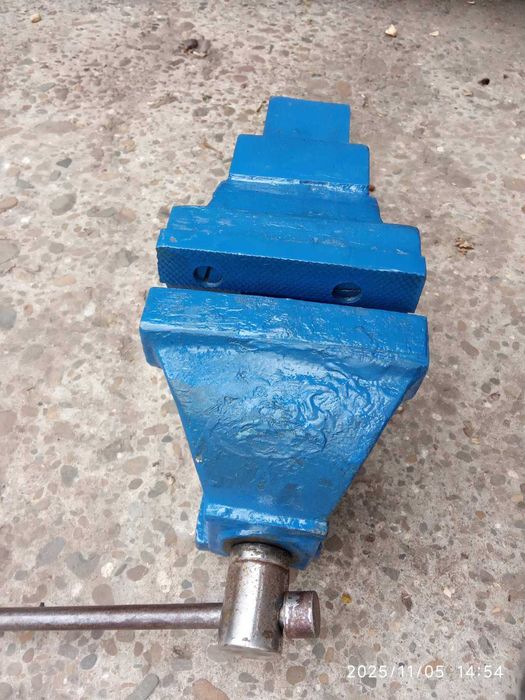 Тиски  лещата   з європи