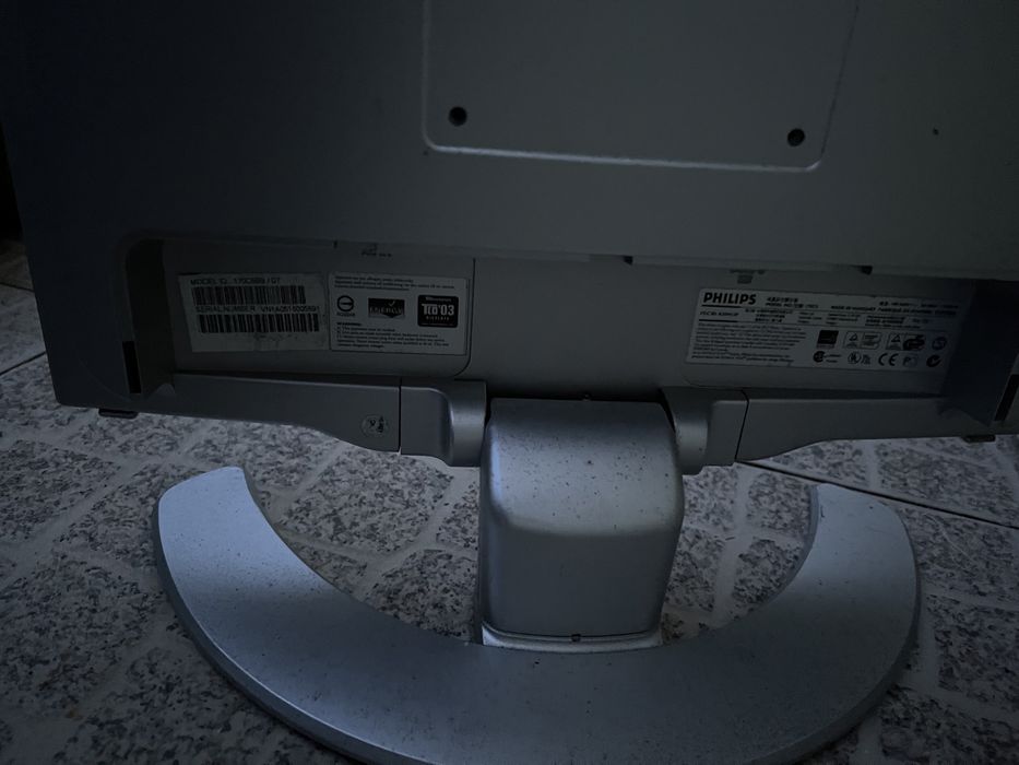 Vende-se monitores de computador vários